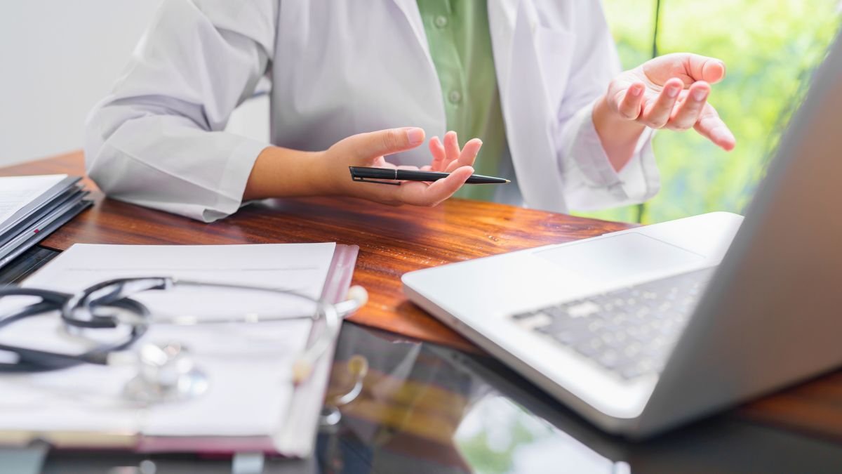 Online Doctor in Spain: English Speaking Medical Care with One Click MD